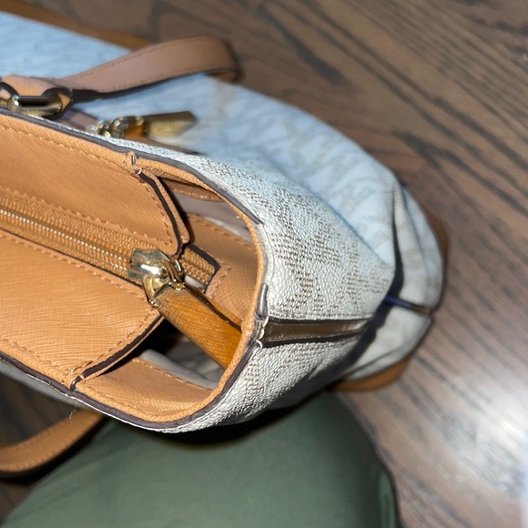 Michael Kors Frame out Item Leather Trim Vanilla NS Handbag - Picture 13 of 17